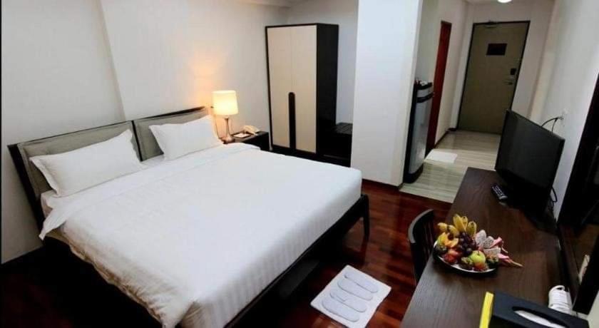 Myanmar Life Hotel Rangoon Buitenkant foto