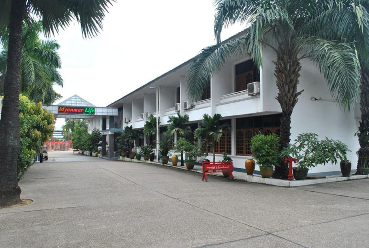Myanmar Life Hotel Rangoon Buitenkant foto