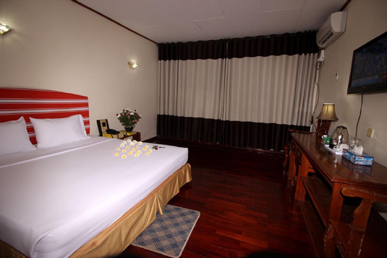 Myanmar Life Hotel Rangoon Buitenkant foto