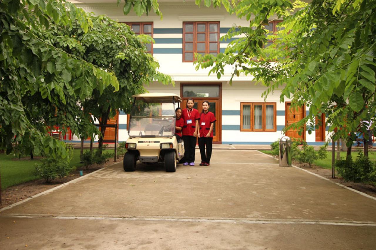 Myanmar Life Hotel Rangoon Buitenkant foto