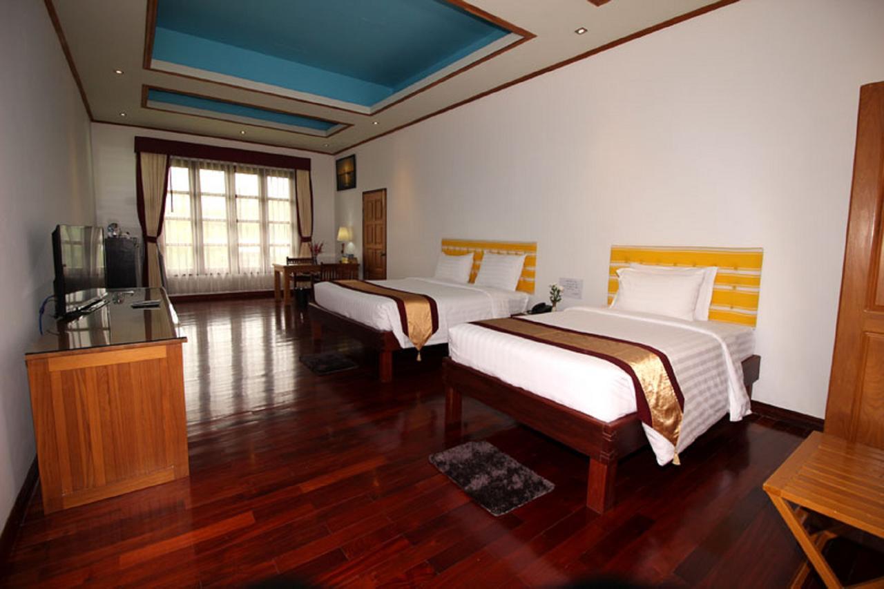 Myanmar Life Hotel Rangoon Buitenkant foto