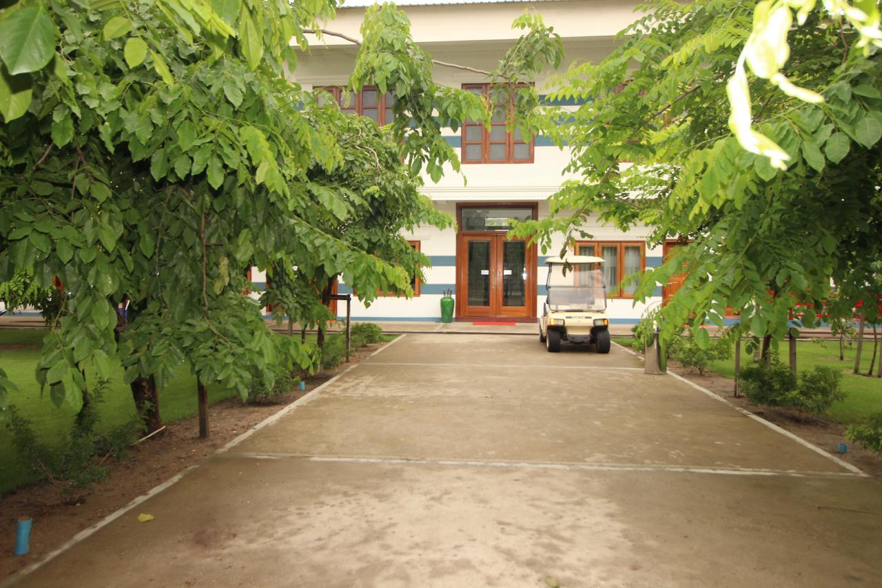 Myanmar Life Hotel Rangoon Buitenkant foto