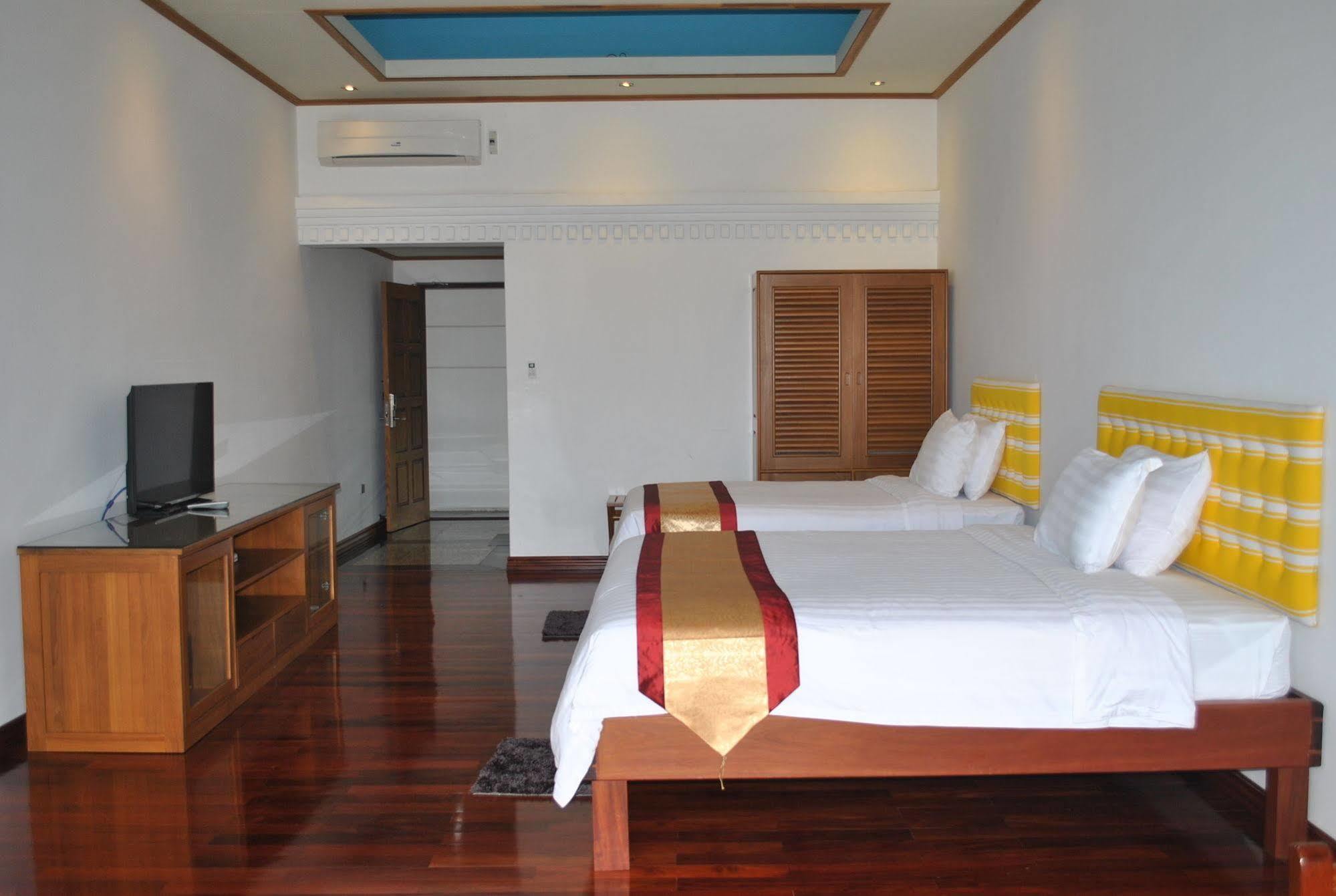 Myanmar Life Hotel Rangoon Buitenkant foto